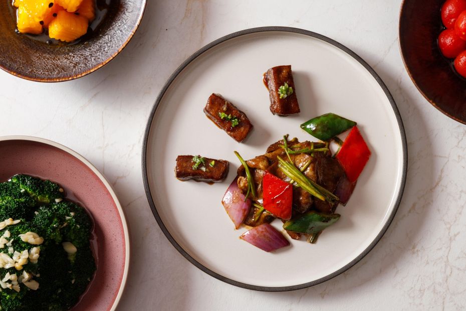 Stir-fried Ox-tongues with Black Pepper Sauce