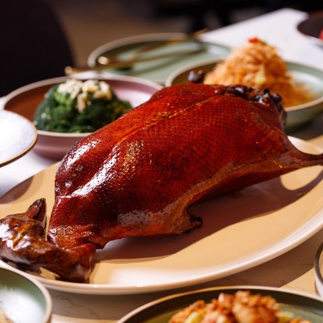 九華樓帶招牌片皮鴨進軍台中，保留傳統粵菜「提鮮」精神，創造當代精緻新風味